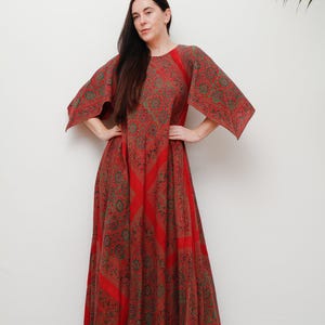 70’s Indian Cotton Floral Kaftan with Indian Block Fabric, Vintage Bohemain Kaftan with Ethinic Indian Florals, Angel Sleeve Dress / M