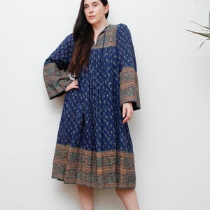 70’s Indian Cotton Floral Kaftan with Indian Block Fabric, Vintage Bohemain Kaftan with Ethinic Indian Florals, Angel Sleeve Dress / M
