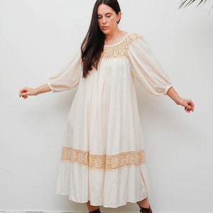 Robe smockée vintage en coton crème Roberto Vercallino années 70 Bohemain
