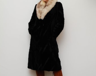 Abrigo de piel negro vintage, chaqueta de piel, raro, años 60, lujoso ribete de zorro plateado.