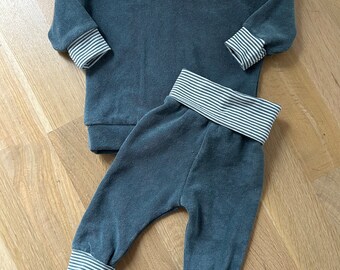 Ready to ship two piece set size 9–2 months