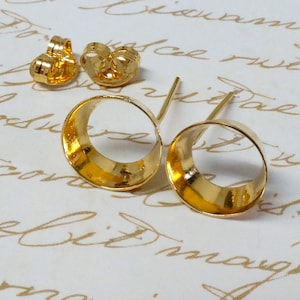 Gift For Her, Gold Stud Earrings, Gold Studs, Minimalist Look Earrings, Small gold stud earrings, Circle stud earrings, Gold circle studs