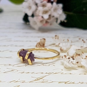 Raw Ruby Ring, Raw Gemstone Ring, Red Ruby Ring Gold, July Birthstone Ring, Stack Ring, Stackable Birthstone Ring, Gold Ring