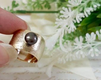 Natural Black Pearl Ring Gold, Wide Band Ring, Freshwater Pearl Ring ,Classic Gold Pearl Ring, Wide textured gold Band, Gold Wide Band Ring