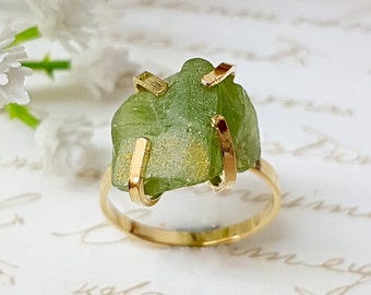 Raw Peridot Ring, Raw Stone Ring, Peridot Birthstone Ring, August Birthstone Ring, Gold Solitaire Ring, Green Stone Ring, Birthstone Jewelry