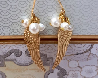 Angel Wing Pearl Drop Earrings, Gold Dangle Earrings, Gold Pearl Earrings, Pearl Drop Earringss, Bohemian Earrings, Gold Wing Earrings
