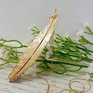 Gold Feather Necklace , Woodland Necklace, Long Gold Pearl Feather necklace, Feather Jewelry, Bridesmaid Necklace, Woodland Jewelry