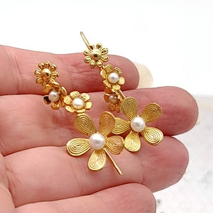Pearl Gold Flower Earrings, Pearls Gold Earrings, Wedding Earrings, Bridal Earrings, Pearl Earrings, Dangle Floral Earrings, Flower Earrings