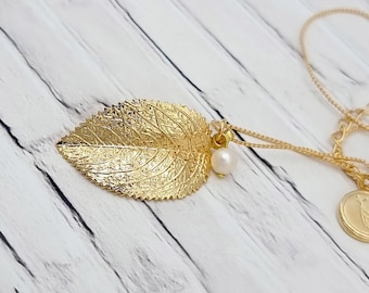 Bohemian Leaf Necklace, Gold Leaf Necklace, White Pearl Necklace, Pearl Jewelry, Leaf Pendant Necklace, Rose Leaf Pendant, Bohemian Jewelry