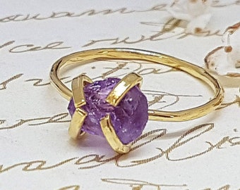 Gemstone gold Ring, Amethyst Gold Ring, February Birthstone Ring, Raw Amethyst Stone Ring, Birthstone Jewelry, Birthstone Ring