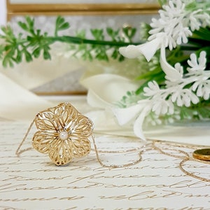 Flower Necklace, Gold Flower Necklace, Gold Necklace, Dainty Necklace, Flower Pendant Necklace, Gold flower Necklace with fresh water pearl image 3