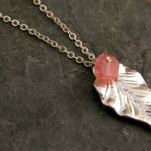 January Birthstone Necklace, Rose Quartz Leaf Necklace, Pink Rose Quartz Crystal Necklace, Gemstone Necklace, Silver Leaf Necklace