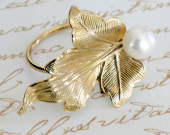 Mother Gift, Bridal Ring, Wedding Ring, Bridesmaids Gift, Gold Leaf Ring, Gold Pearl Ring, Pearl Leaf Ring, Vintage Style Pearl Ring