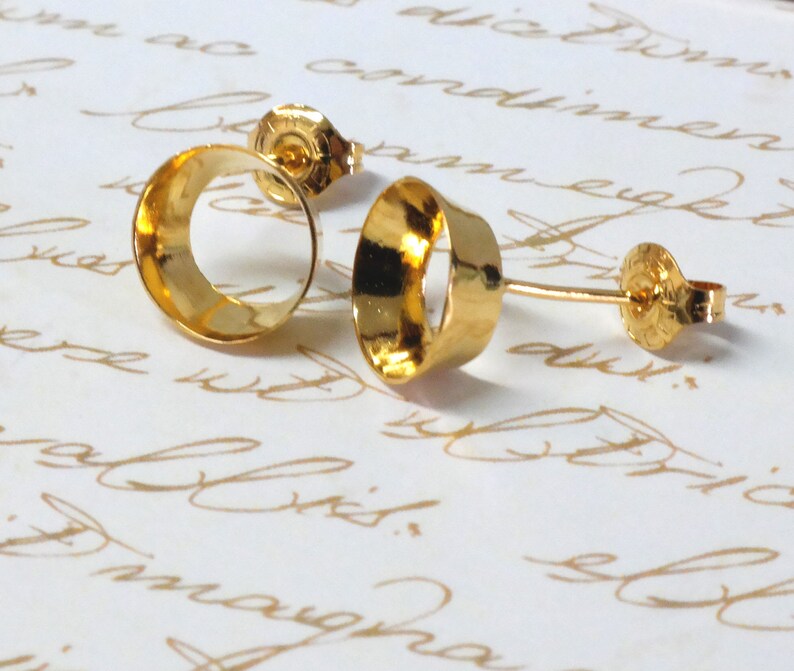 Gold Studs Gift For Her Circle stud earrings Small gold stud earrings Gold Stud Earrings Minimalist Look Earrings Gold circle studs
