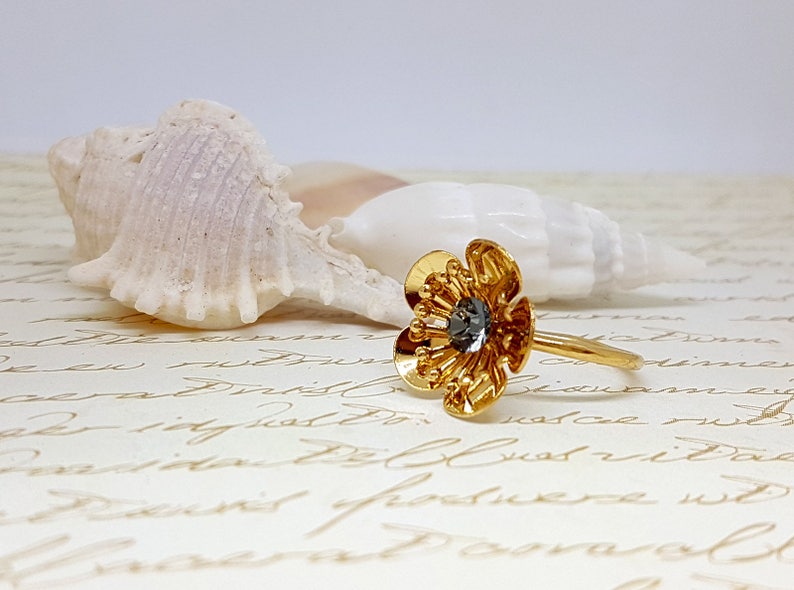 Natural Floral Ring Gold Flower Ring Unique Flower Ring Organic Ring Cocktail Ring Gold Rhinestones Ring Gold Nature Rings Gold Ring
