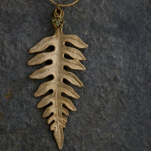 Höstlövshalsband i guld, Halsband med naturligt löv i guld bild 4