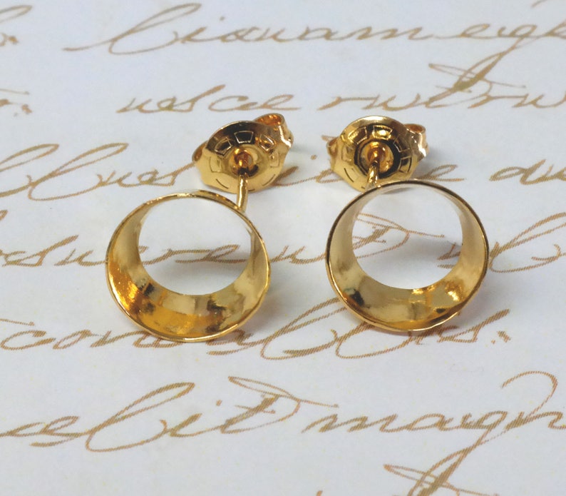 Gold Studs Gift For Her Circle stud earrings Small gold stud earrings Gold Stud Earrings Minimalist Look Earrings Gold circle studs