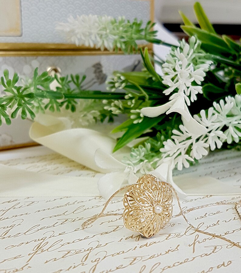 Flower Necklace, Gold Flower Necklace, Gold Necklace, Dainty Necklace, Flower Pendant Necklace, Gold flower Necklace with fresh water pearl image 4