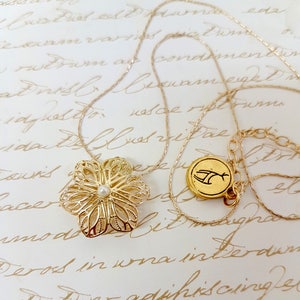 Flower Necklace, Gold Flower Necklace, Gold Necklace, Dainty Necklace, Flower Pendant Necklace, Gold flower Necklace with fresh water pearl image 6