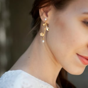Bridal Pearls Earrings, Bridesmaid Gift, Wedding Earrings, Pearls Bridal Jewelry, Gold Pearl Bridal Earrings, Branch Earrings, Twig Jewelry