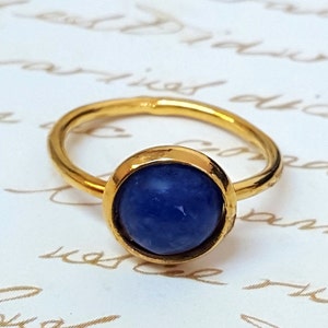 Gold Lapis Lazuli Ring, Blauer Ring, Edelstein Ring, Solitär Ring, etwas Blau, Lapis Lazuli Schmuck, Geburtstagsgeschenk, Mutter Geschenk