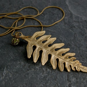 Höstlövshalsband i guld, Halsband med naturligt löv i guld bild 1