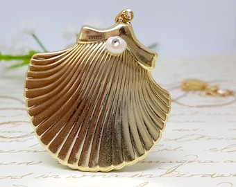 Shell Statement Necklace, Gold Sea Shell Pearl Necklace, Gold Sea Shell Long Necklace, Mermaid jewelry, Seashell Charm, Gift For Women