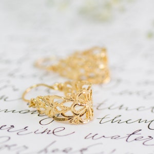 Pendientes de encaje, pendientes de dama de honor, pendientes de filigrana, pendientes de oro, pendientes de encaje dorado, pendientes de estilo victoriano, pendientes únicos