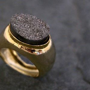 Gray Oval Druzy Ring, Natural Druzy Agate Gemstone Gold  Ring, Gemstone Statement Ring , Druzy Agate Jewelry, Rough Gemstone Ring