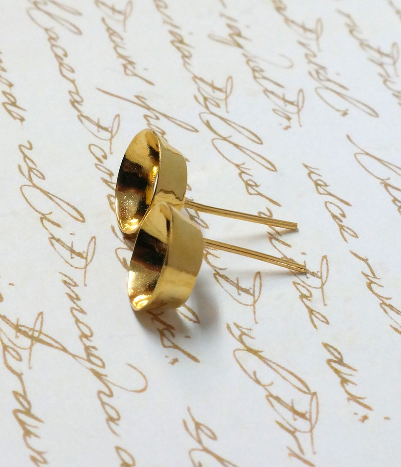 Gold Studs Gift For Her Circle stud earrings Small gold stud earrings Gold Stud Earrings Minimalist Look Earrings Gold circle studs