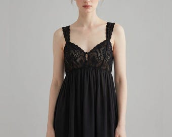 Vintage 90s  Victorias Secret Gold Label Lace-Trim Black Babydoll Chemise. M