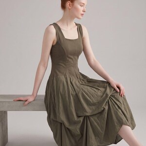 Vintage Y2K Fairycore Sleeveless Olive Green Midi Dress. Artsy. Understated S