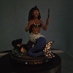 Statyett Vaudou de la Sirène Sculpture en Résine Peinte à la Main. bild 5