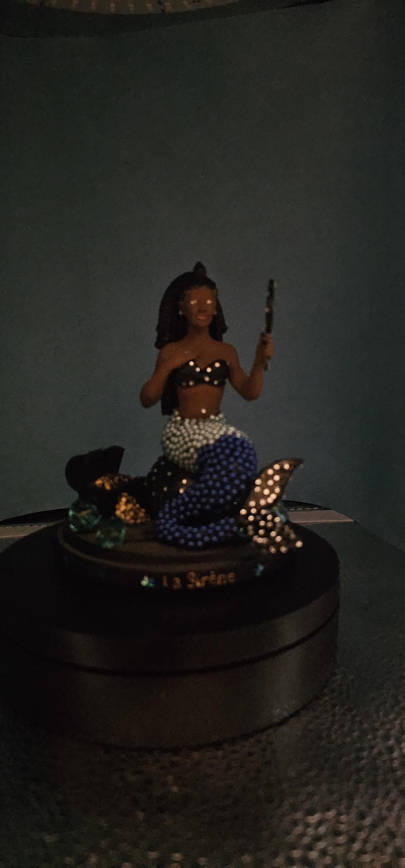 Statyett Vaudou de la Sirène Sculpture en Résine Peinte à la Main. bild 5