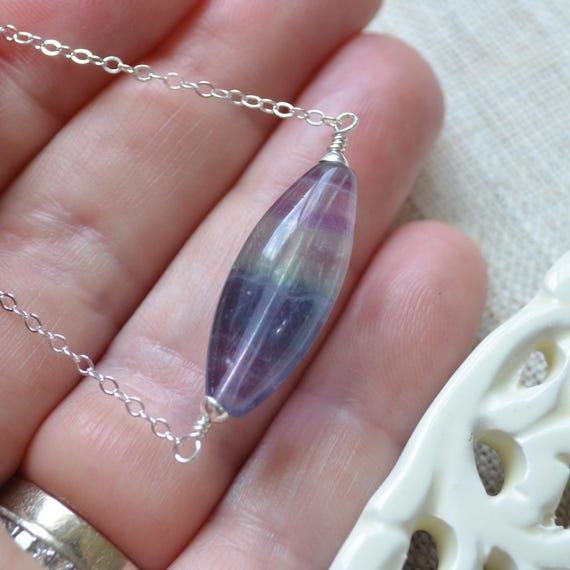 Collier Avec Pendentif En Fluorite Violette Naturelle – Pierre Cubique Polie, Longueur 41-45 Cm