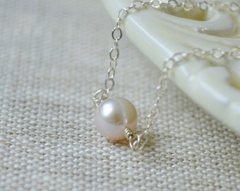 Eenvoudige Pearl Choker ketting, zwevende, blush roze, enkele natuurlijke parelketting, sterling zilveren ketting, minimalistische gelaagde sieraden