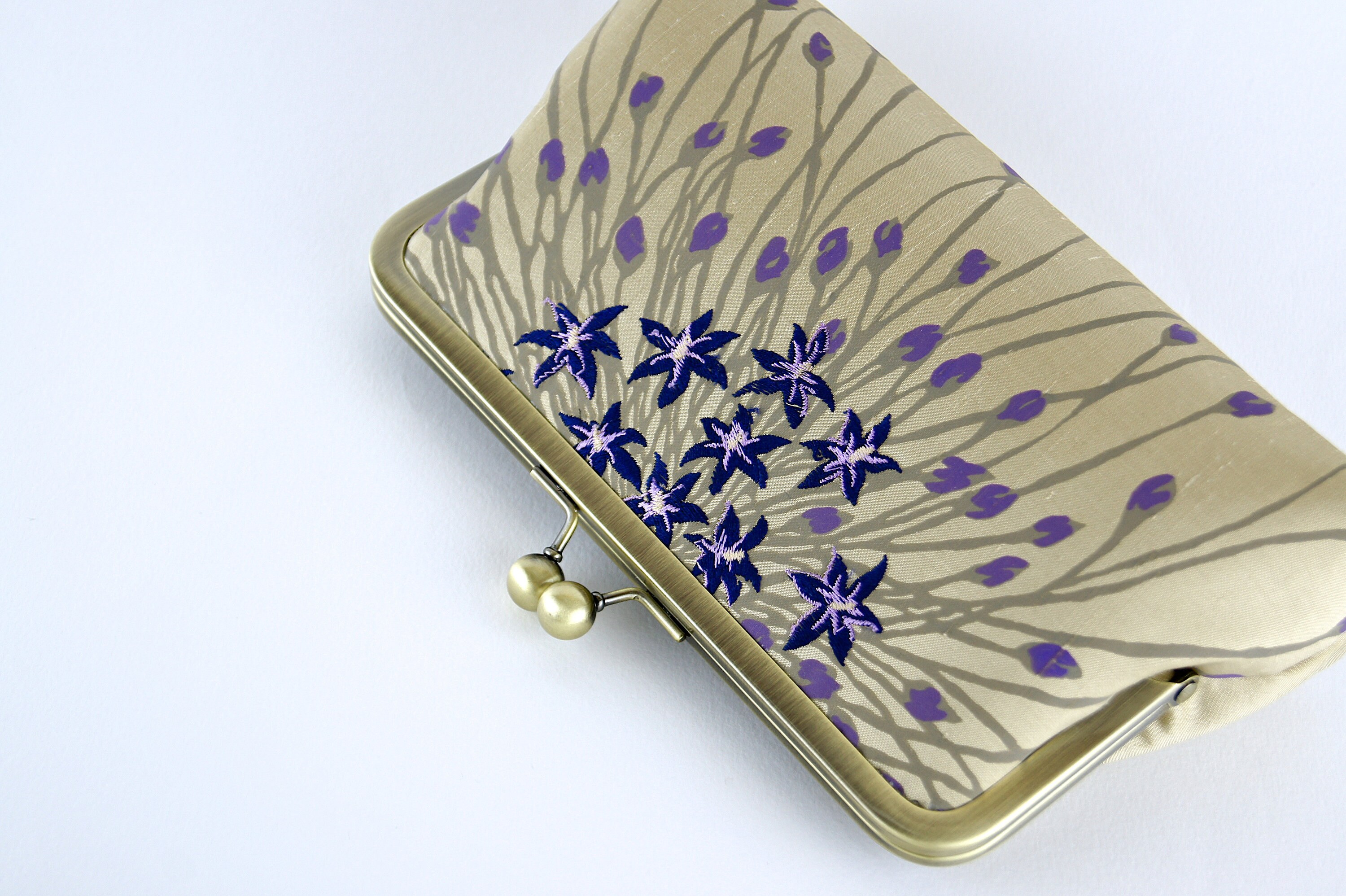 Elegant Floral Chik0ankari Handle Clutch - HONC0313573