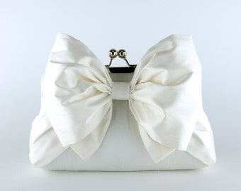 Bow Clutch in Ivory/White Silk