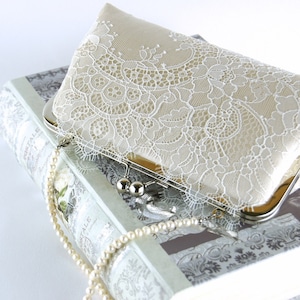 Chantilly Lace Bridal Clutch: Ivory Silk Wedding Bag