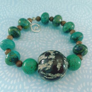 Hawaiian Marbled Kukui Nut Blue & Green Stone Stretch Bracelet