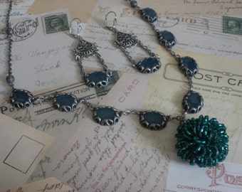 Emearld Green Victorian inspired Necklace with matching earrings