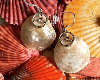Surfer chica Jingle Shell Wave Pendientes