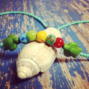 Green Stone Seaturtle Beaded Necklace