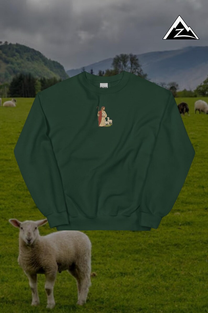 God herde broderad rund hals | Kristen troströja | Mjuk och mysig tröja Forest Green