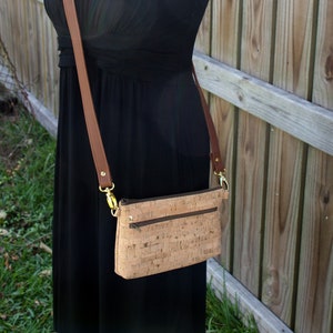 Cross Body Bag in Natural Cork with Gold - Small Zipper Bag with Brown Vinyl
