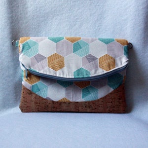 Kork Foldover Kupplung - Heidi Clutch mit natürlichen Kork Akzent