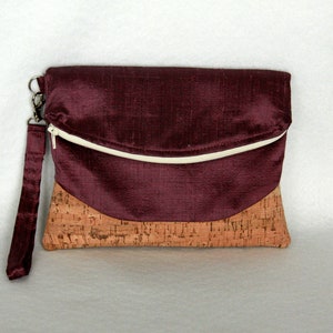 Kork und Seide Foldover Armband - Heidi Clutch aus Dupionseide mit Kork-Akzent