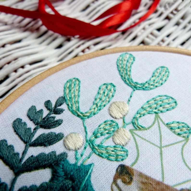 Craft kit Woodland Deer Christmas Botanical design Hoop art Winter decor Winter greens Embroidery Kit Holly Fern DIY gift Mistletoe