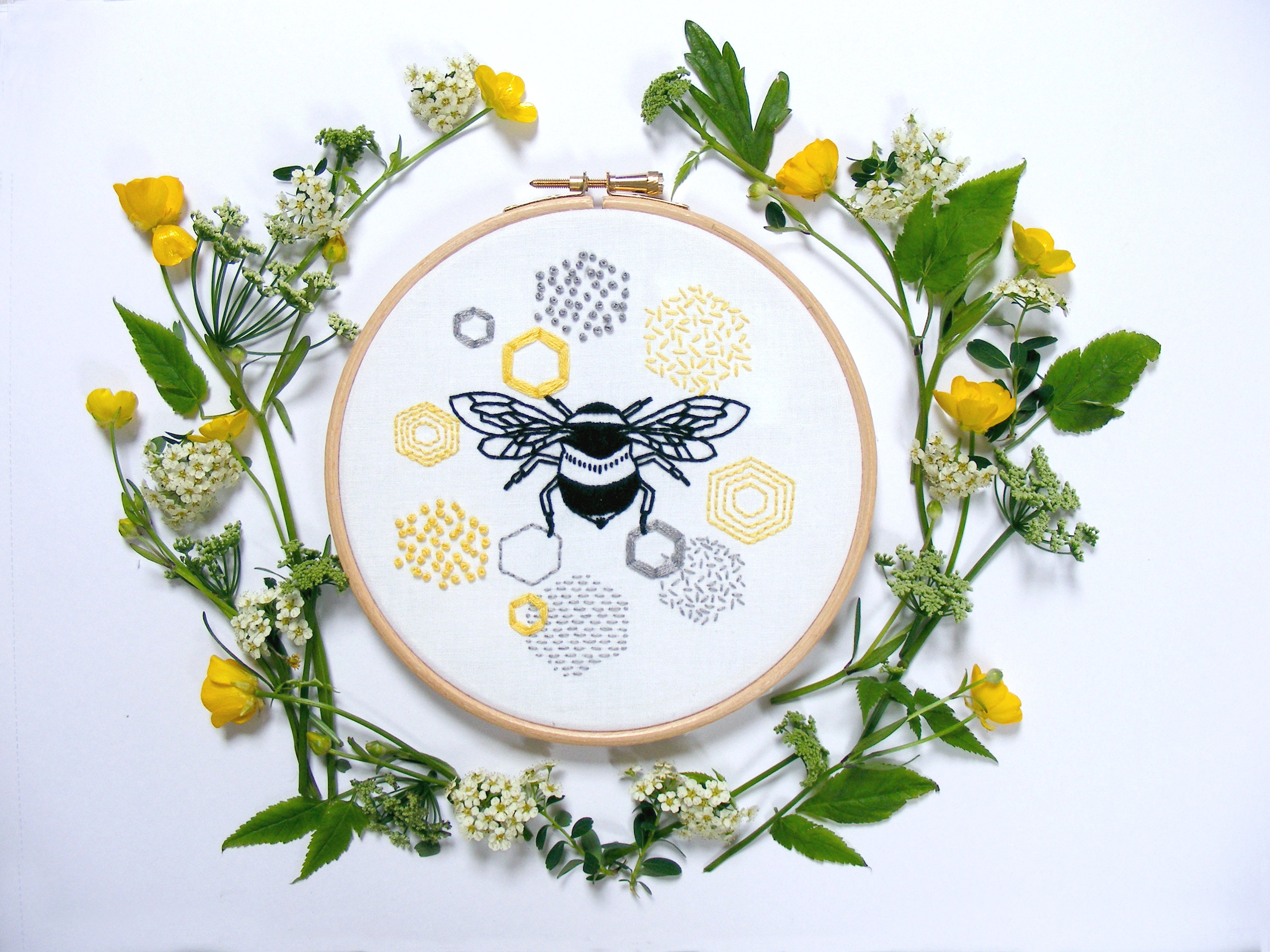 Bee embroidery kit. Modern embroidery kit. Bee design. Etsy