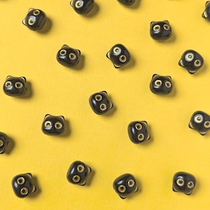 5 sztuk koralików w kształcie głowy czarnego kota ze złotymi oczami, żywica 12 x 13 mm Kawaii Jewelry Finishes